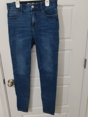 Ladies Pre-owned White House Black Market 5 Pocket Jeans Size 6R